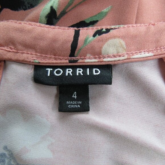 TORRID Women's Peach Floral Studio Knit High Neck Keyhole Top 4/4x Sleeveless - Picture 6 of 9